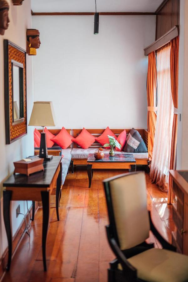 Aureum Palace Hotel & Resort Inle 낭쉐 외부 사진